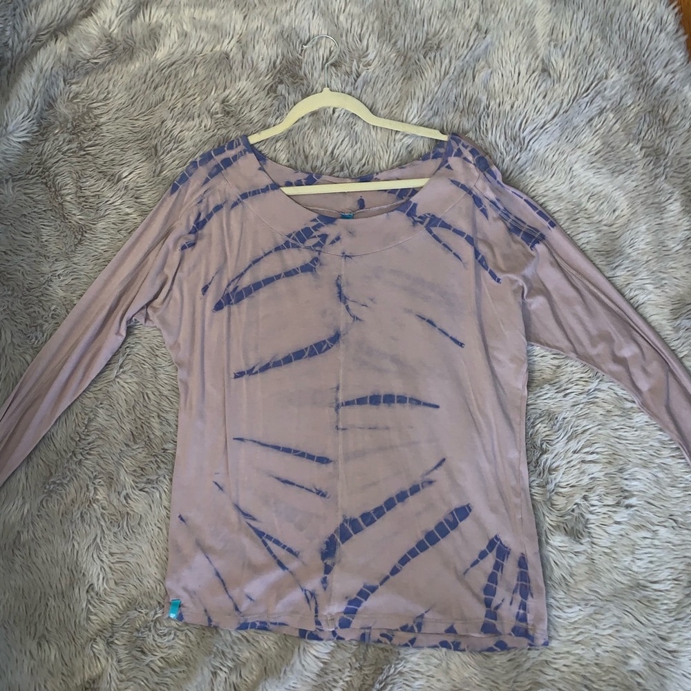 Long Sleeve Yoga shirt.